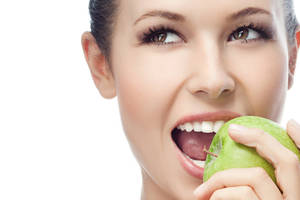 What causes tooth sensitivity?